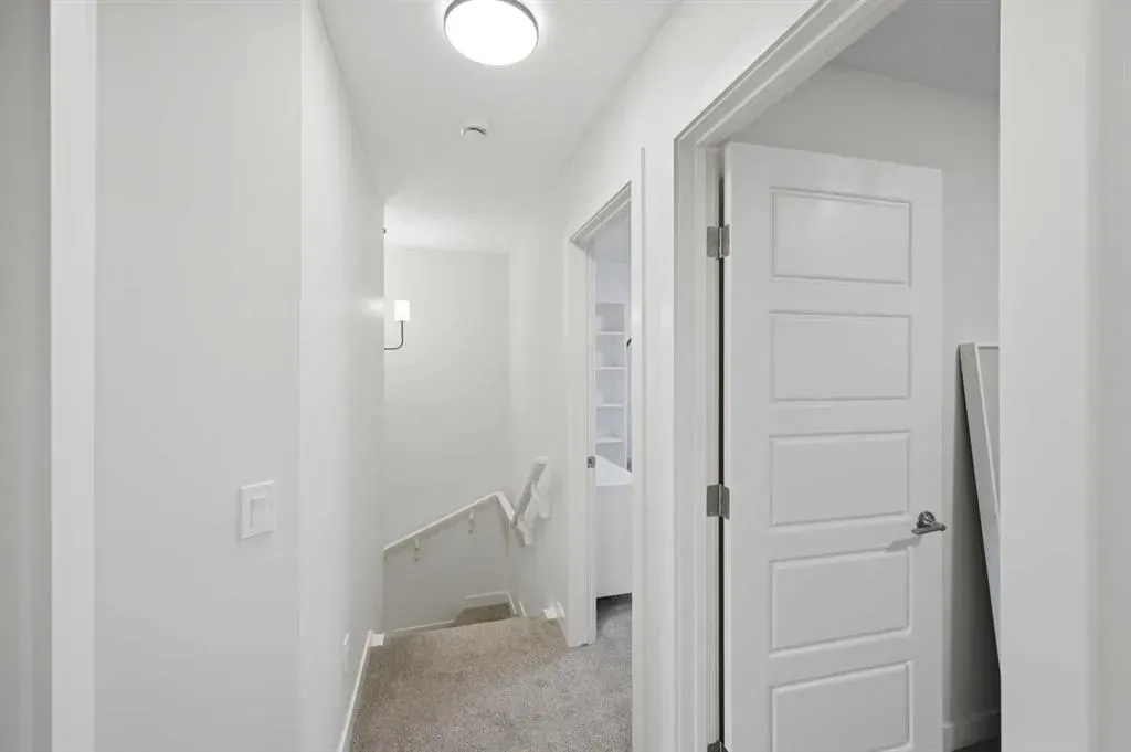 7 Lambeau Lane SE