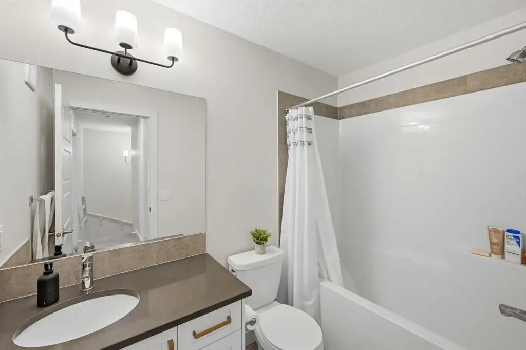 7 Lambeau Lane SE
