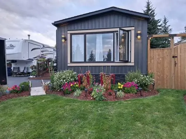 212 Spring Haven Close SE