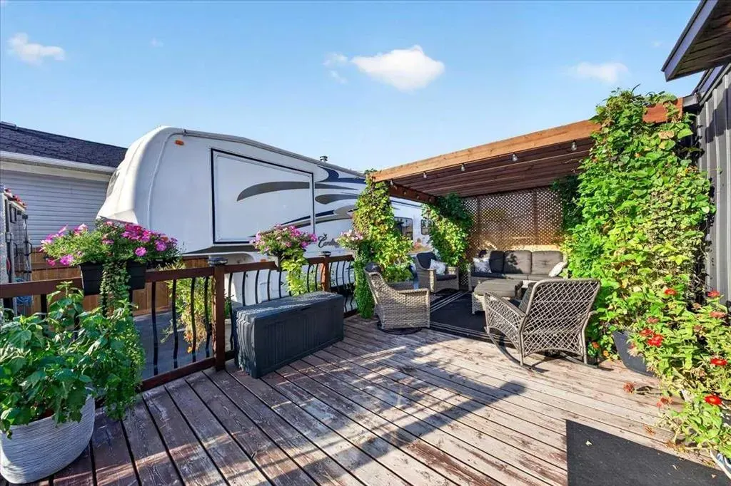 212 Spring Haven Close SE