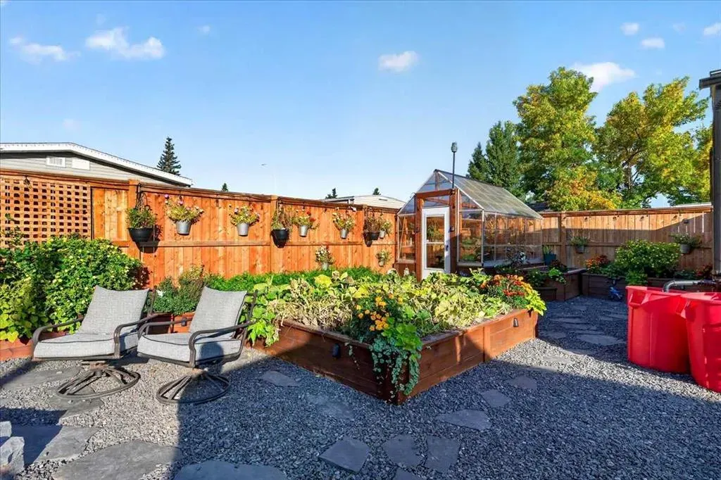 212 Spring Haven Close SE