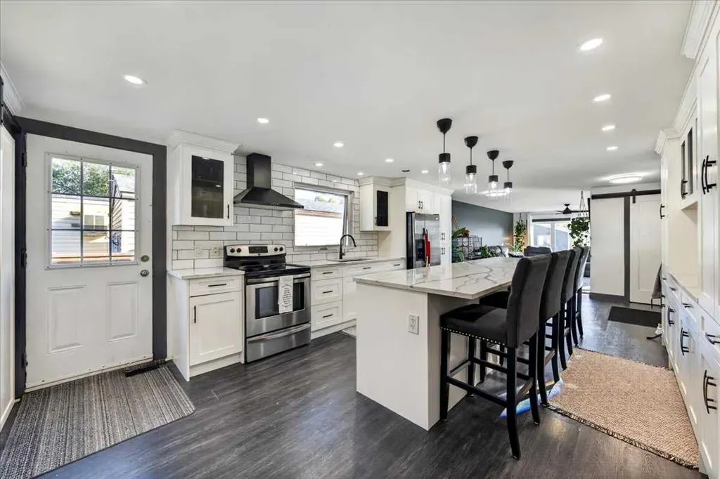 212 Spring Haven Close SE