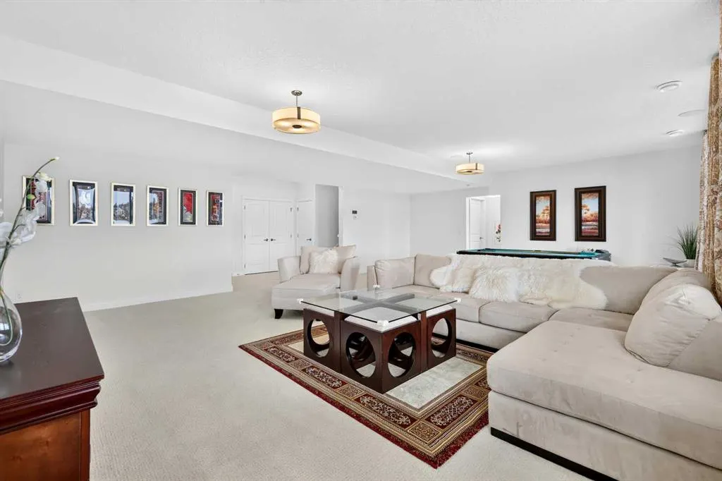 196 Stonemere Close