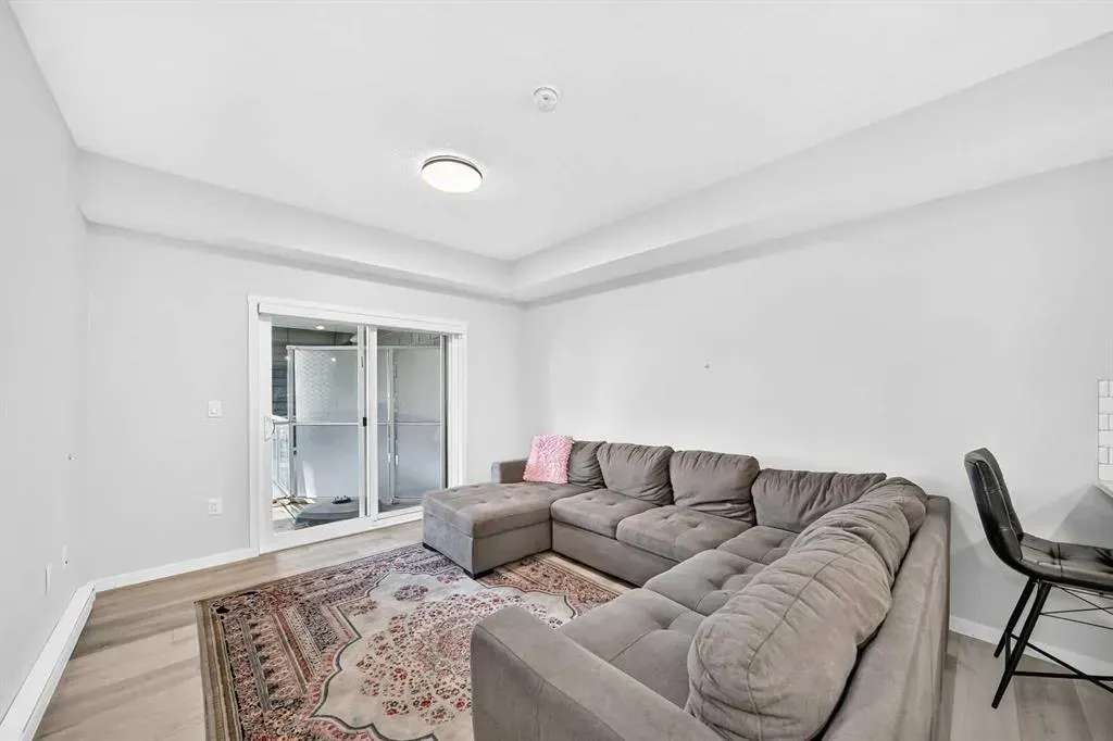 40 Carrington Plaza NW #120