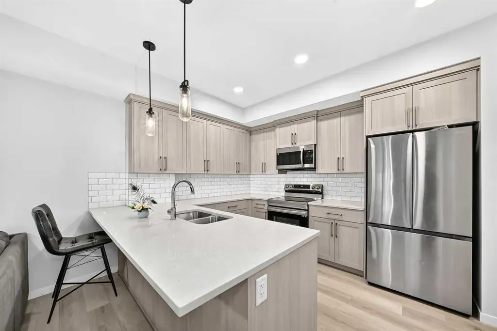 40 Carrington Plaza NW #120
