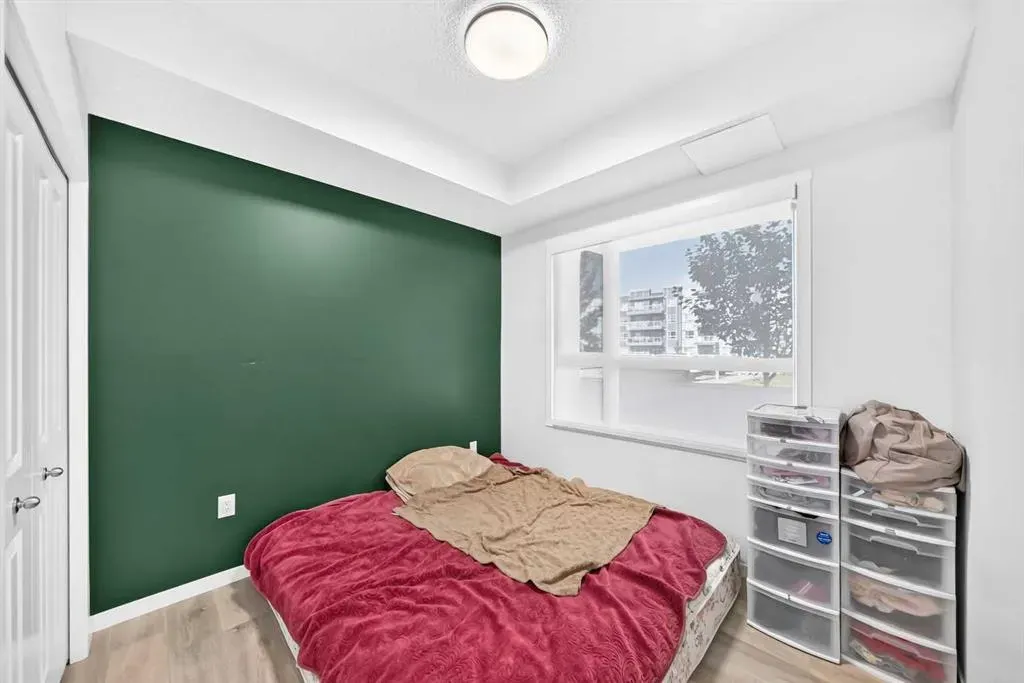 40 Carrington Plaza NW #120