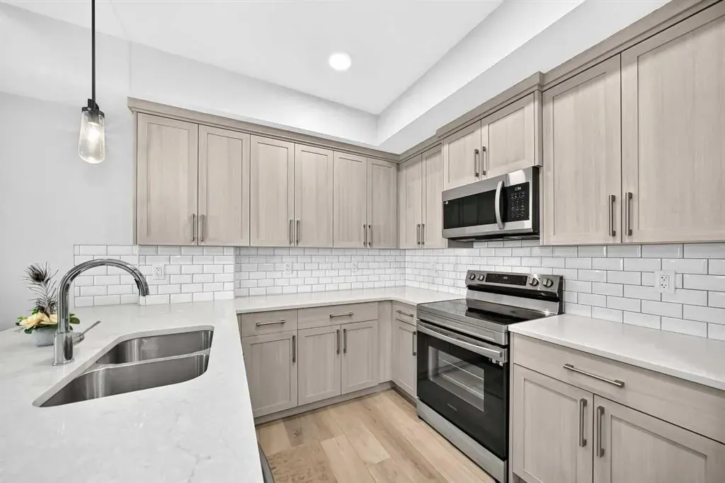 40 Carrington Plaza NW #120