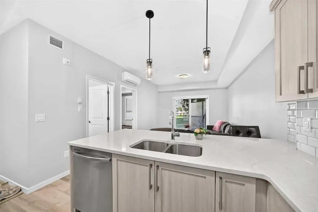 40 Carrington Plaza NW #120