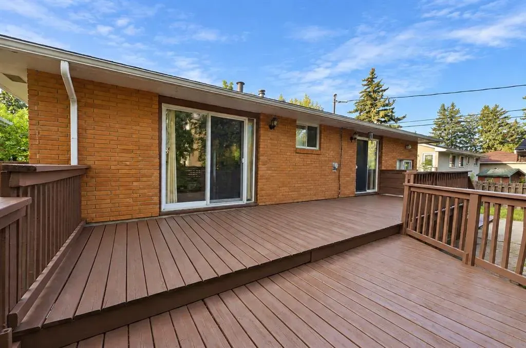 3912 Vancouver Crescent NW