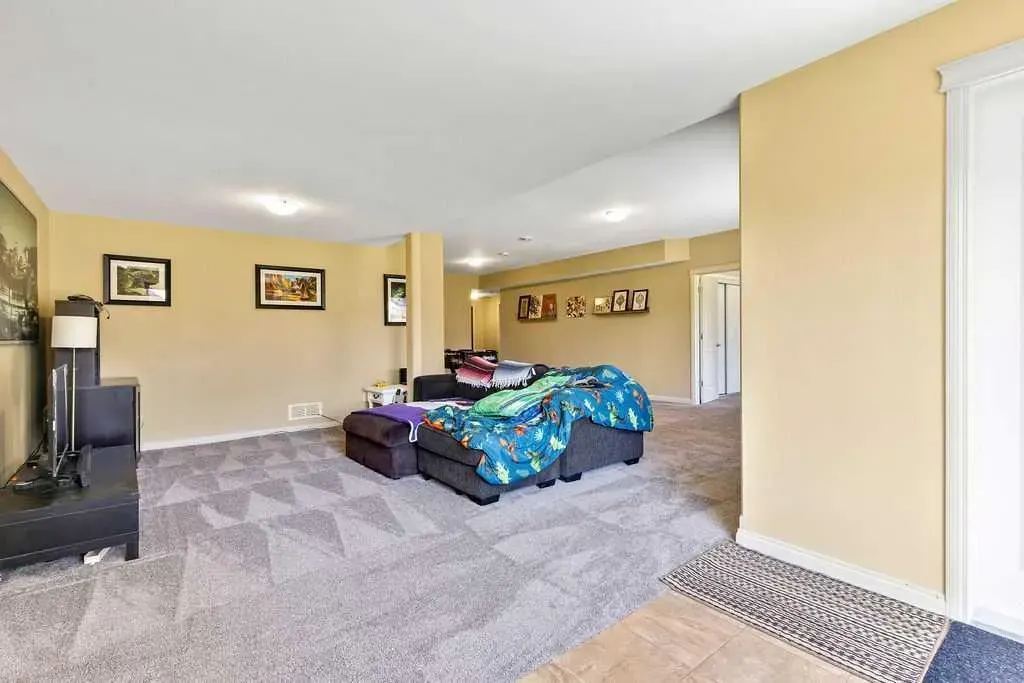 17 Dain Place NW
