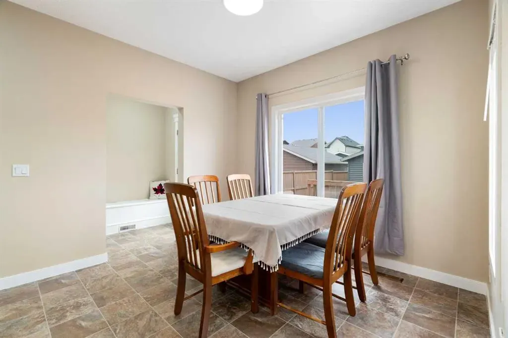 2449 Ravenswood View SE