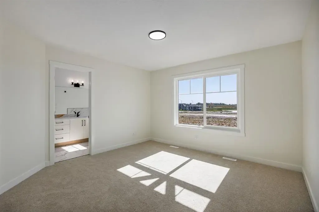 150 Lakewood Crescent