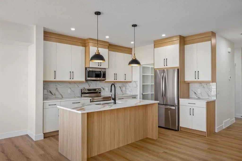 150 Lakewood Crescent