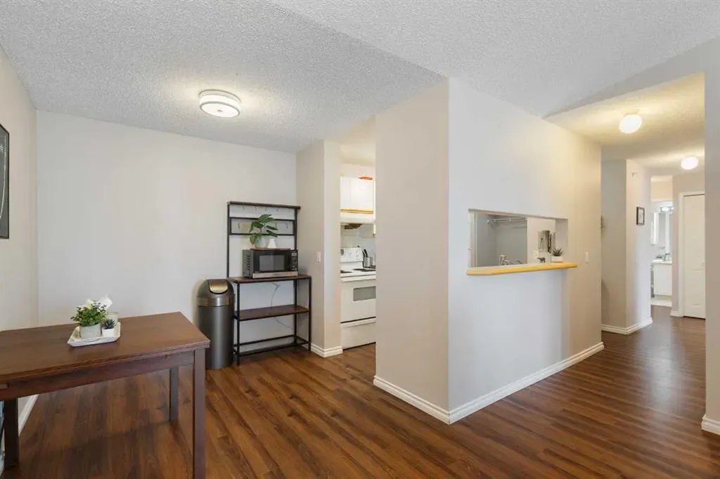 33 Arbour Grove Close NW #413