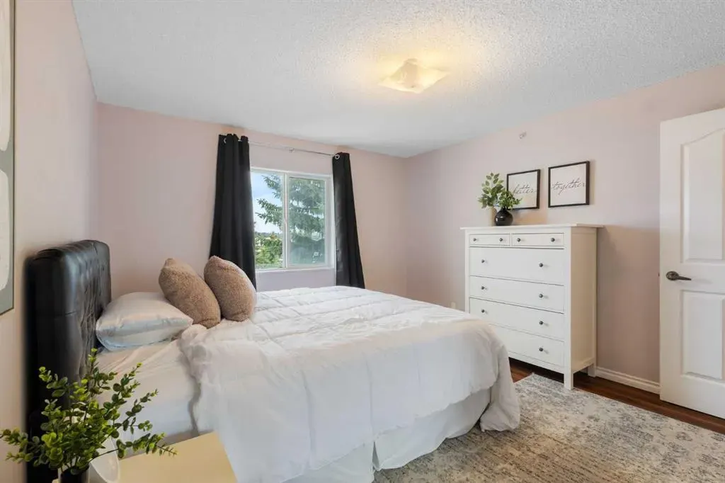 33 Arbour Grove Close NW #413
