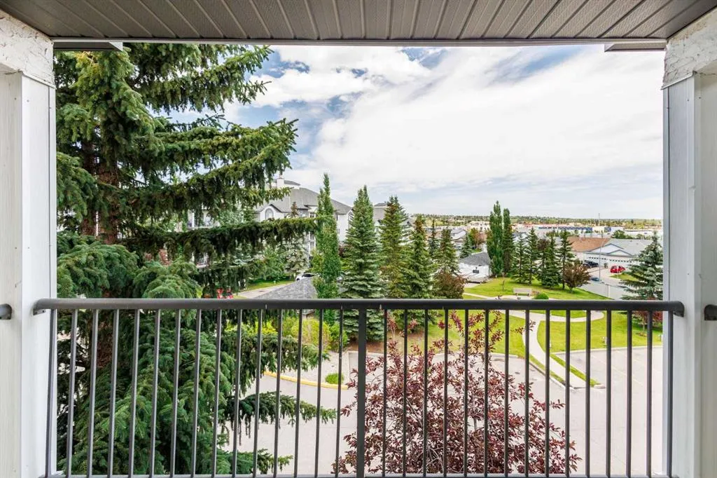 33 Arbour Grove Close NW #413
