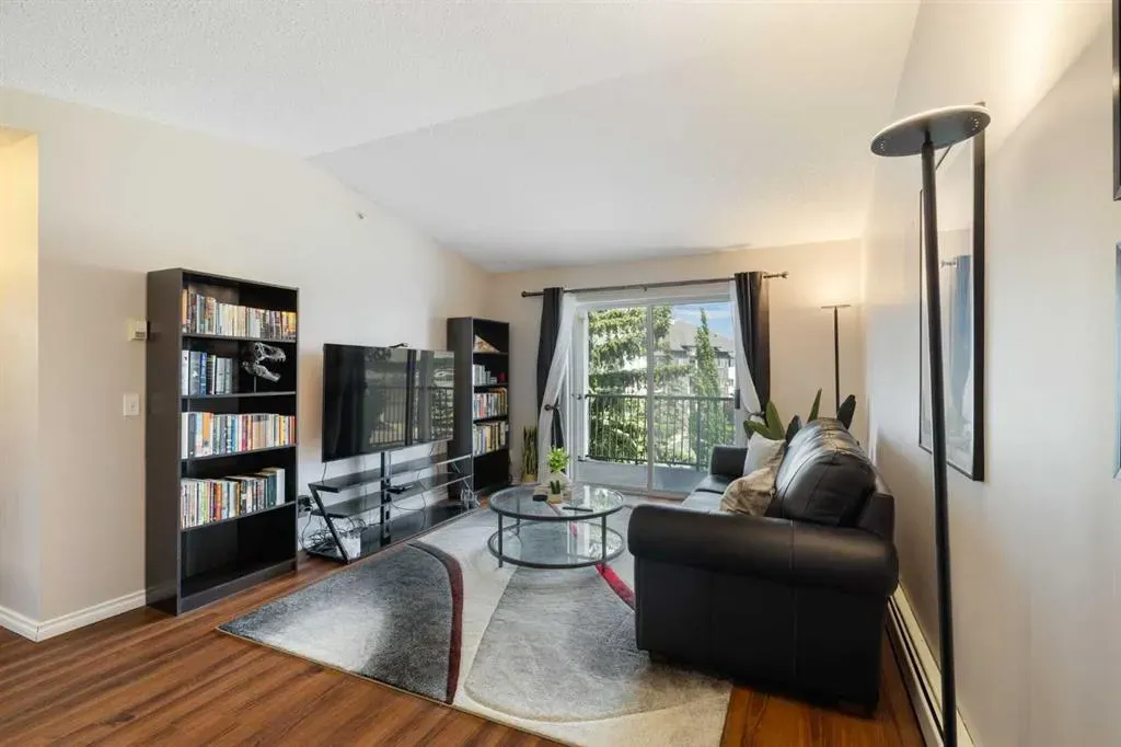 33 Arbour Grove Close NW #413