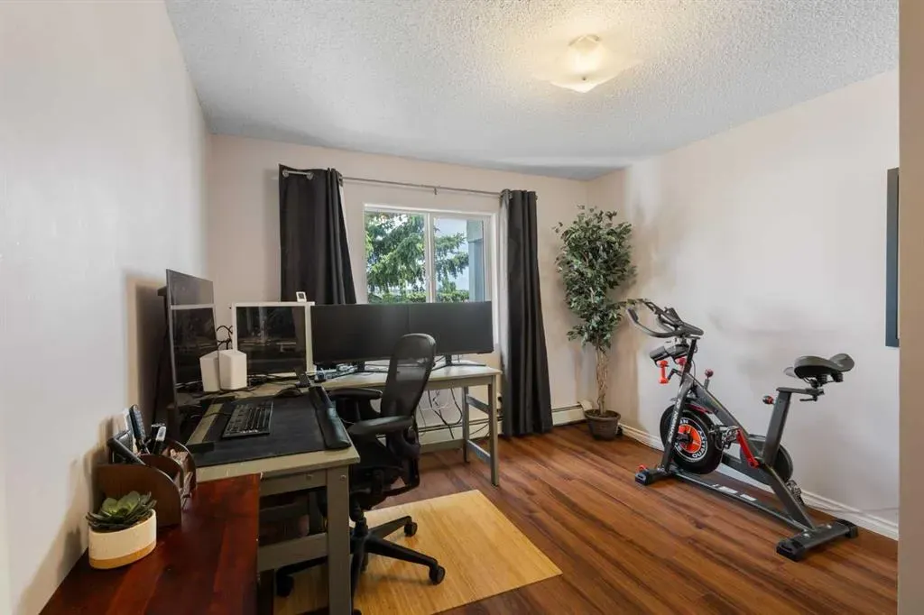 33 Arbour Grove Close NW #413