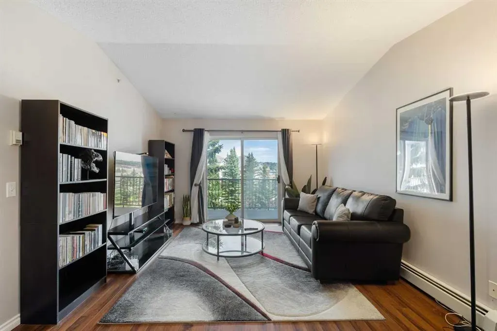 33 Arbour Grove Close NW #413