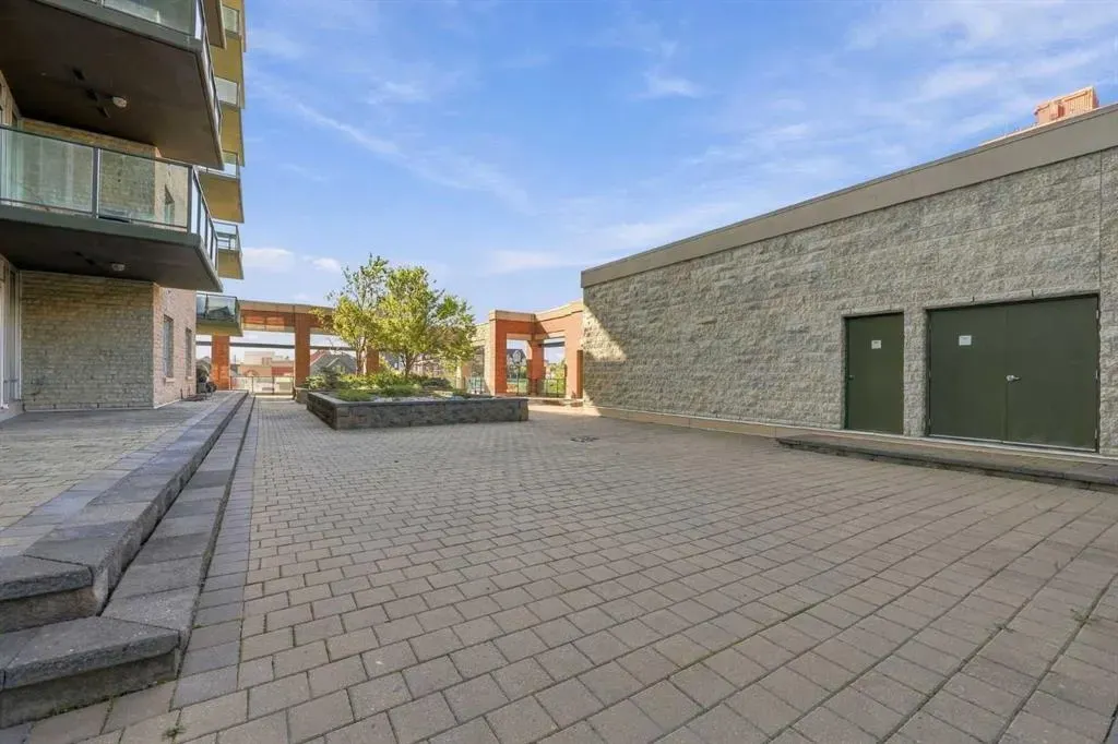 210 15 Avenue SE #2106