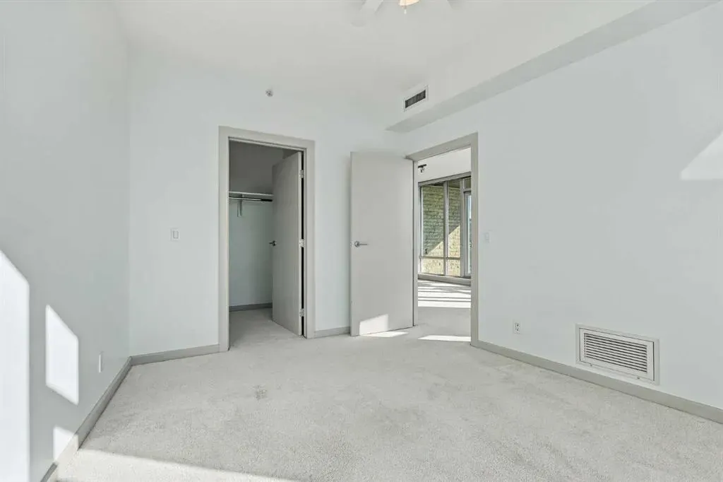 210 15 Avenue SE #2106