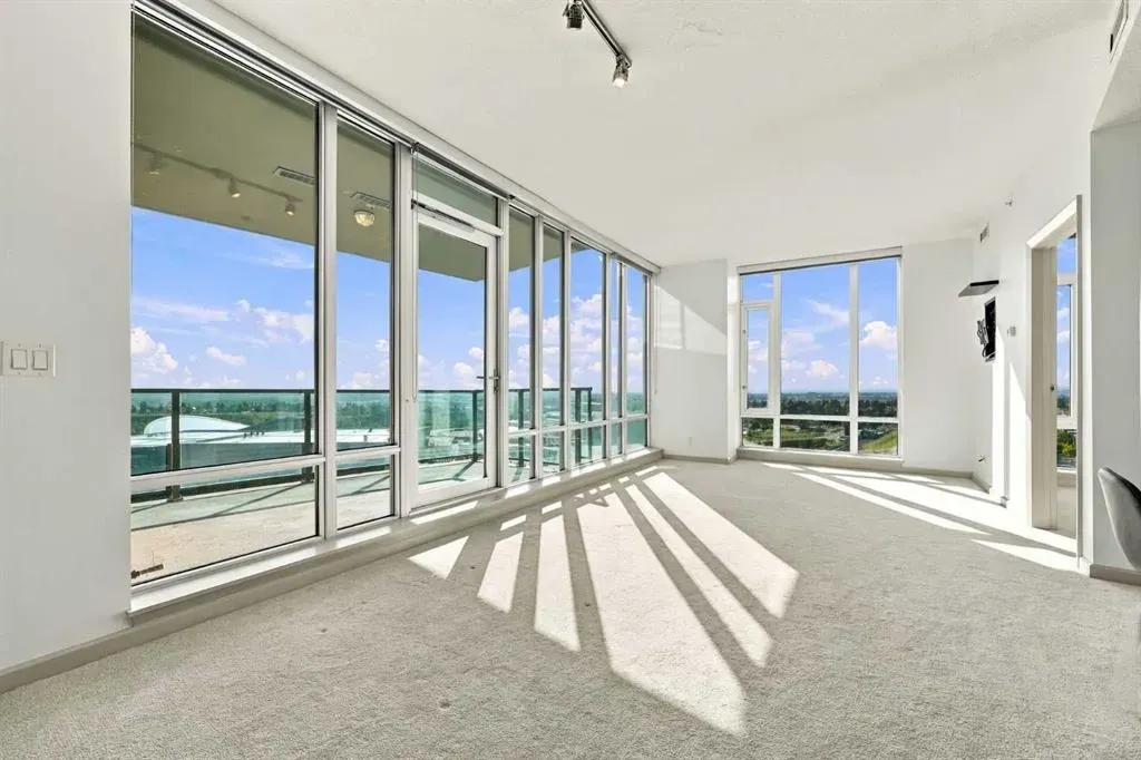 210 15 Avenue SE #2106