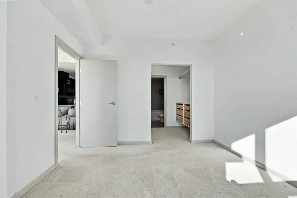 210 15 Avenue SE #2106