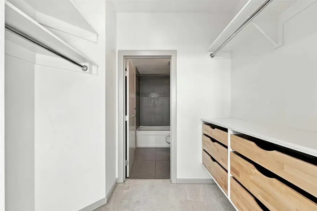 210 15 Avenue SE #2106