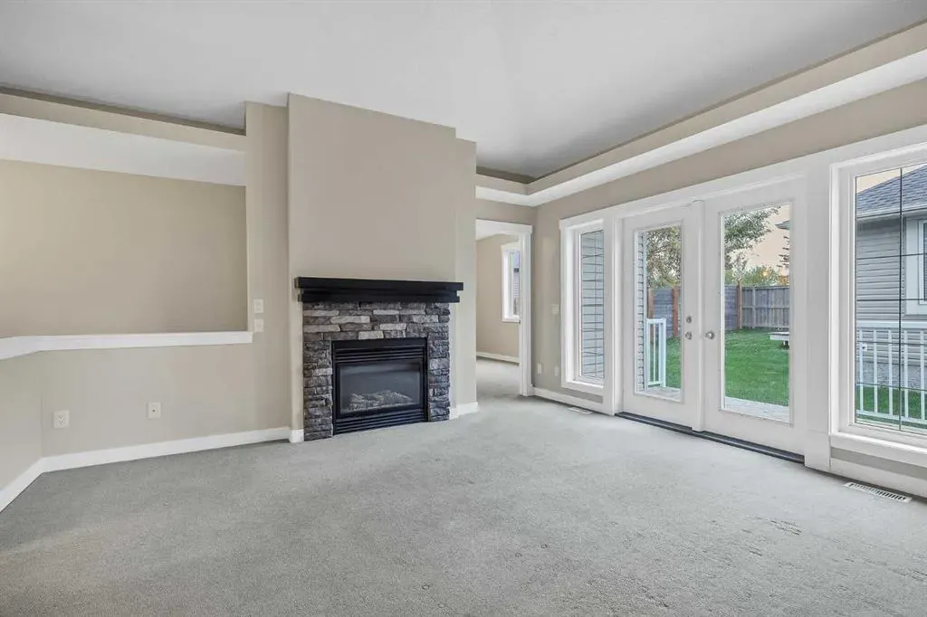 115 Strathmore Lakes Common