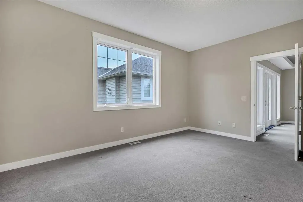 115 Strathmore Lakes Common