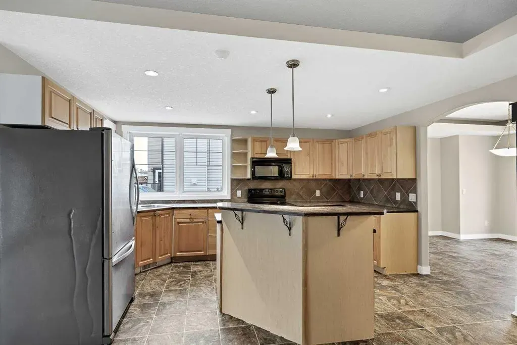 115 Strathmore Lakes Common