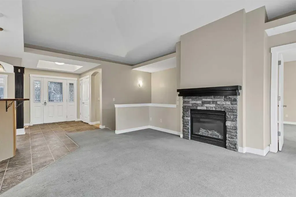 115 Strathmore Lakes Common