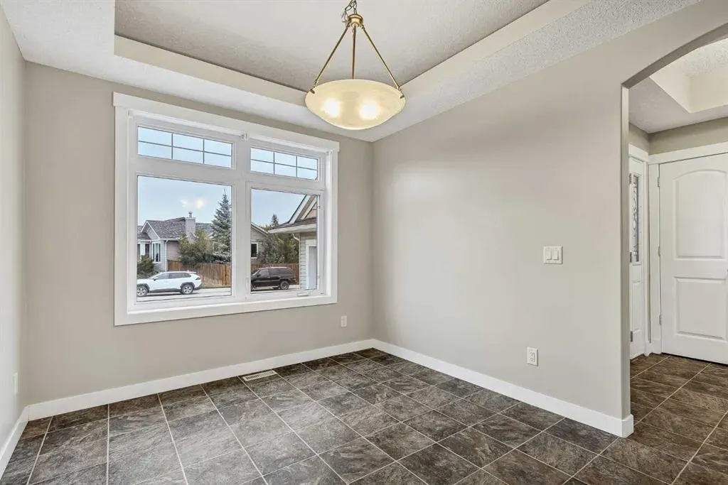 115 Strathmore Lakes Common