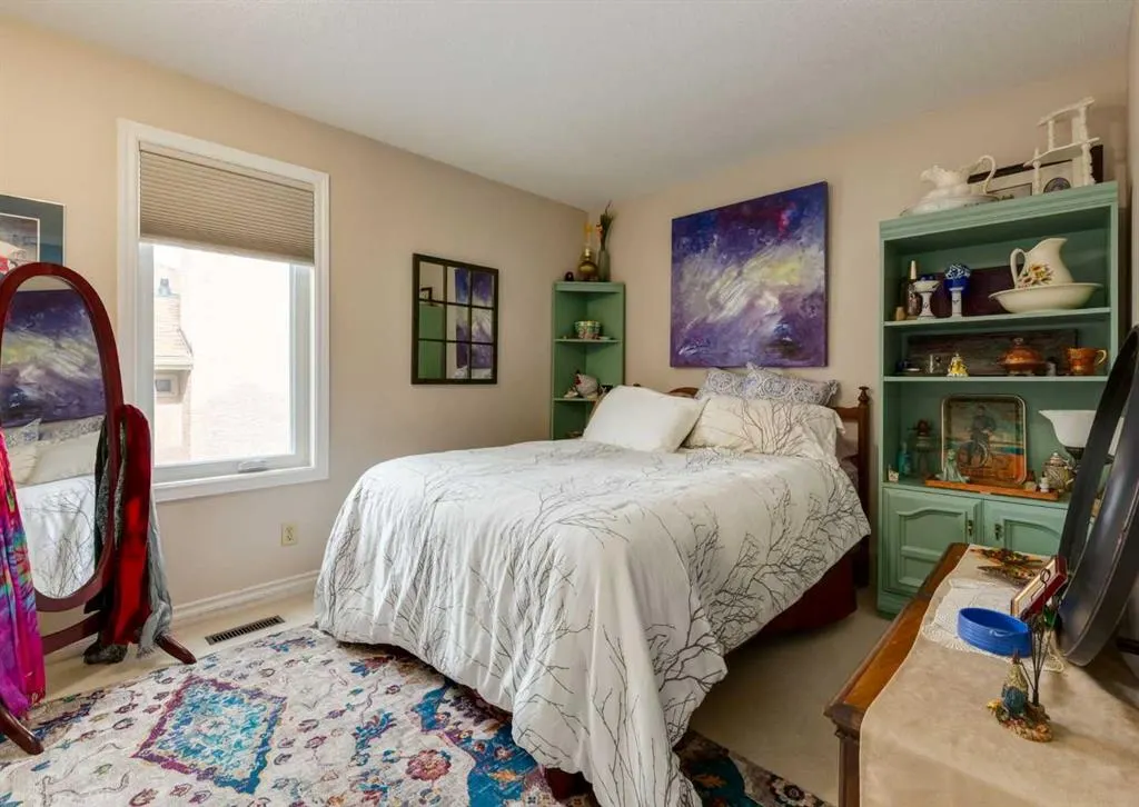 492 Silvergrove Gardens NW