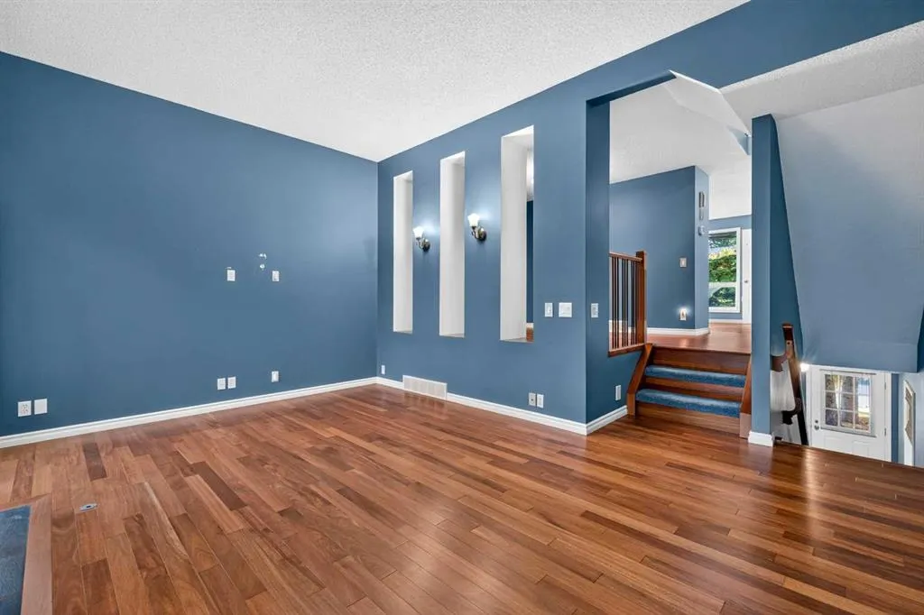 135 Point Drive NW