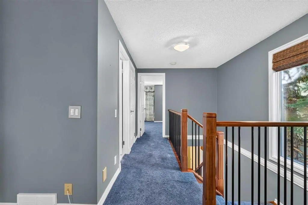 135 Point Drive NW