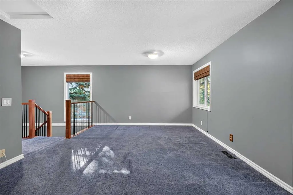 135 Point Drive NW