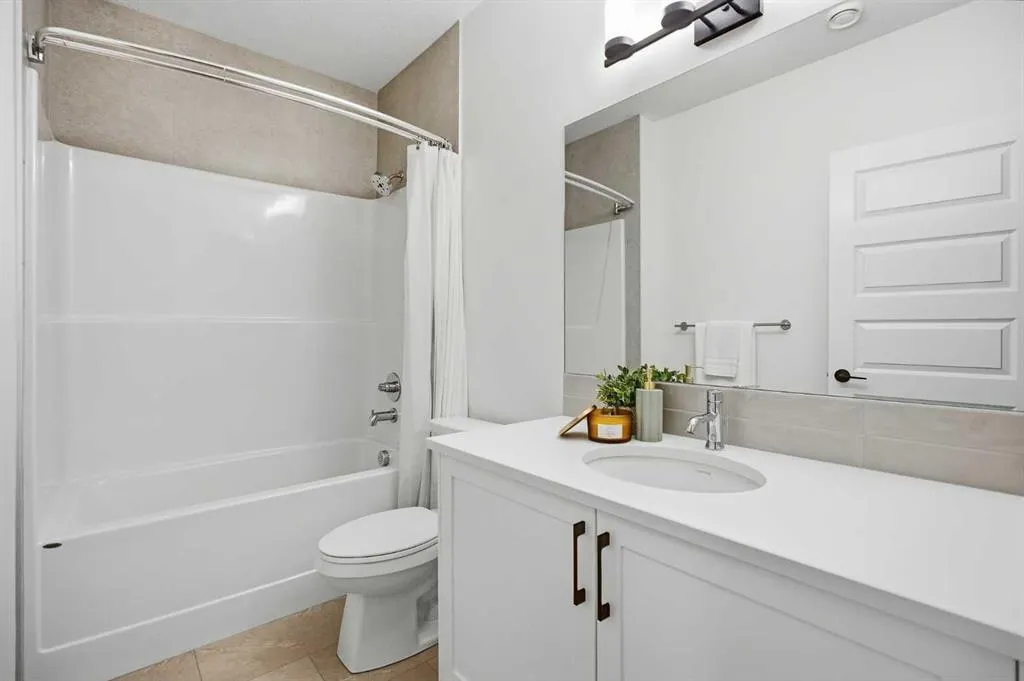 13 Bayview Mews SW