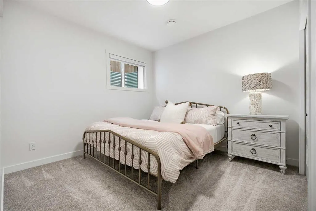 13 Bayview Mews SW