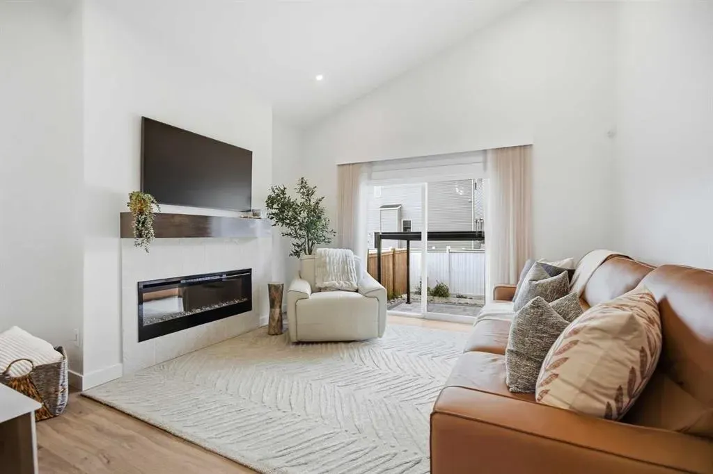 13 Bayview Mews SW