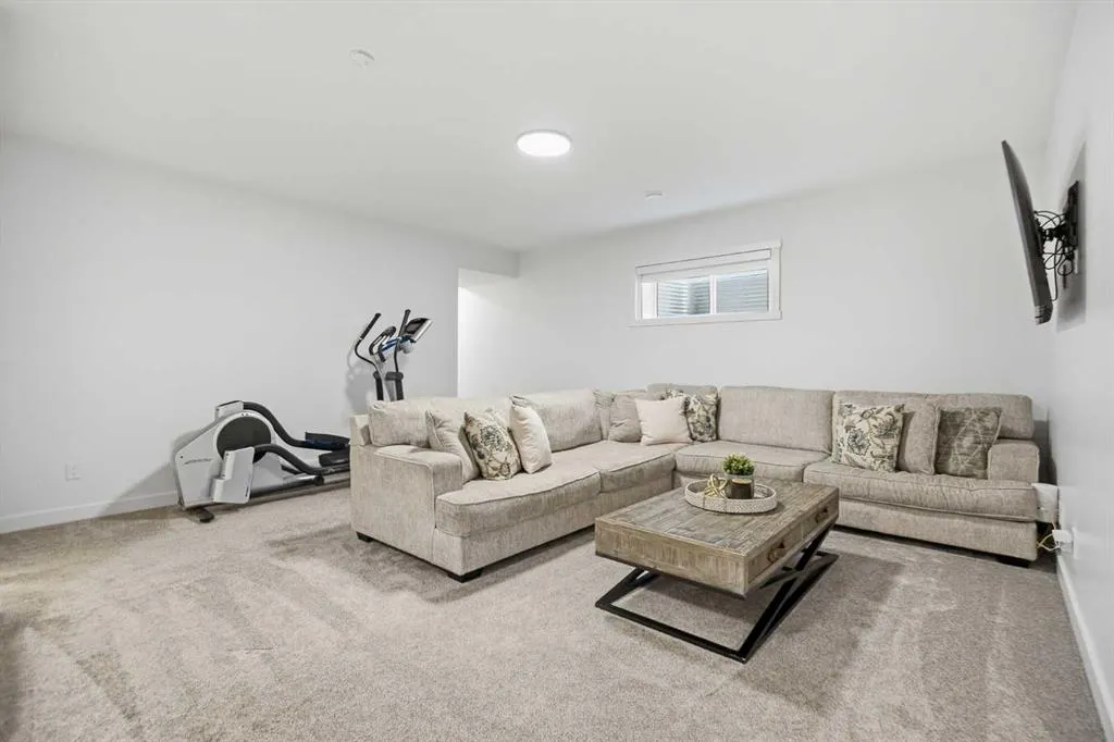 13 Bayview Mews SW