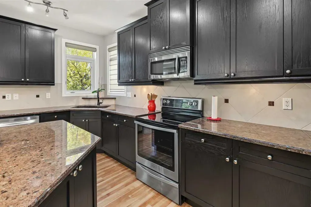 45 Royal Oak Manor NW