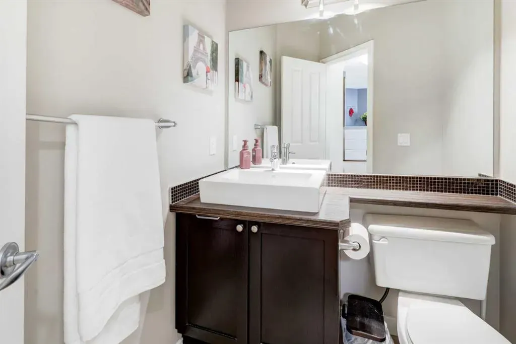 45 Royal Oak Manor NW