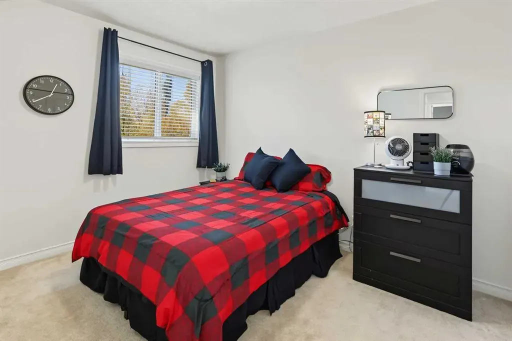 45 Royal Oak Manor NW