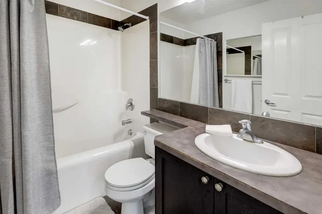 45 Royal Oak Manor NW