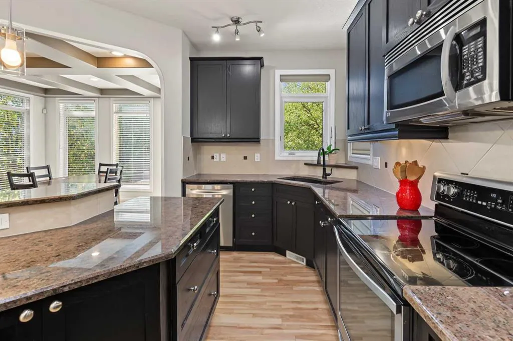 45 Royal Oak Manor NW