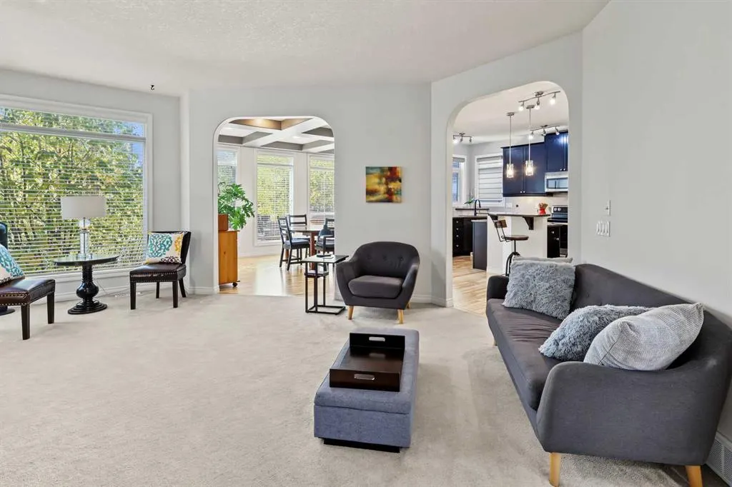 45 Royal Oak Manor NW