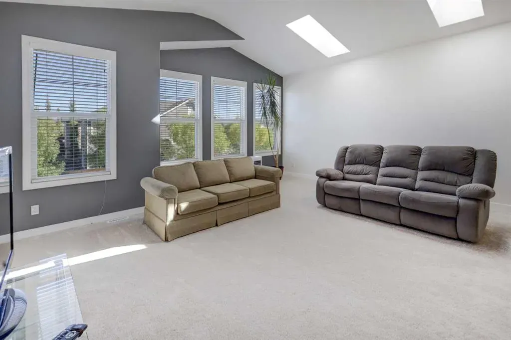 45 Royal Oak Manor NW