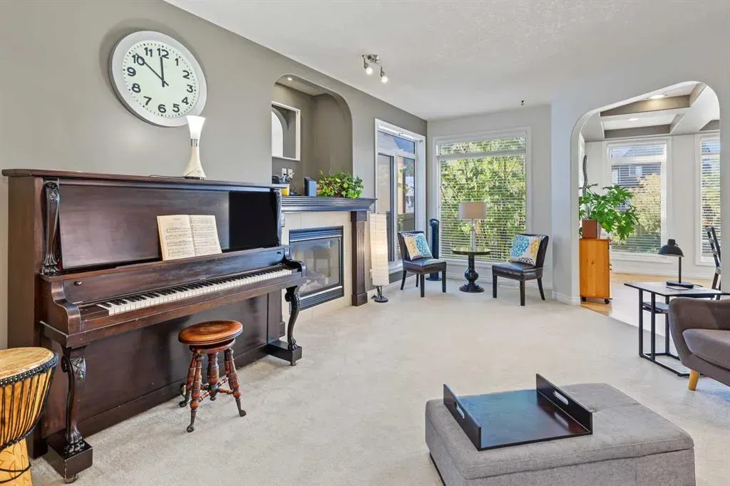 45 Royal Oak Manor NW