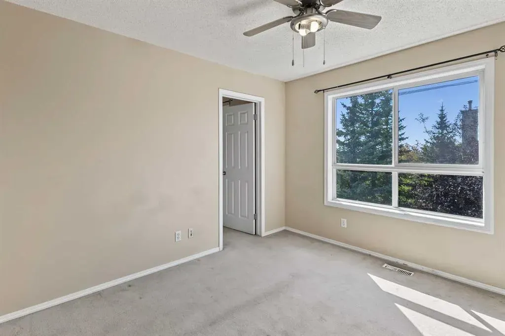 10 Tuscany Court NW